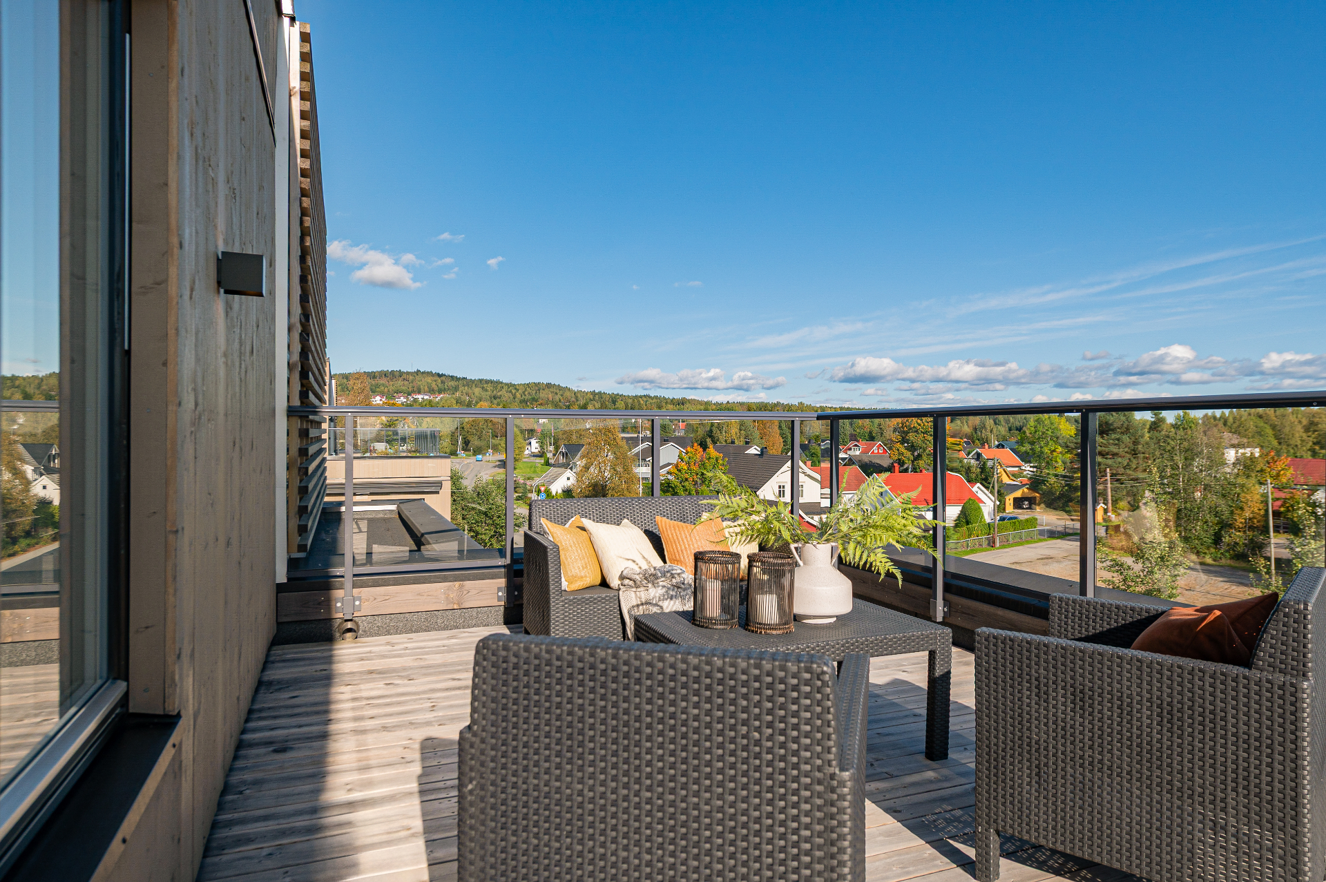 Stor terrasse med utsikt